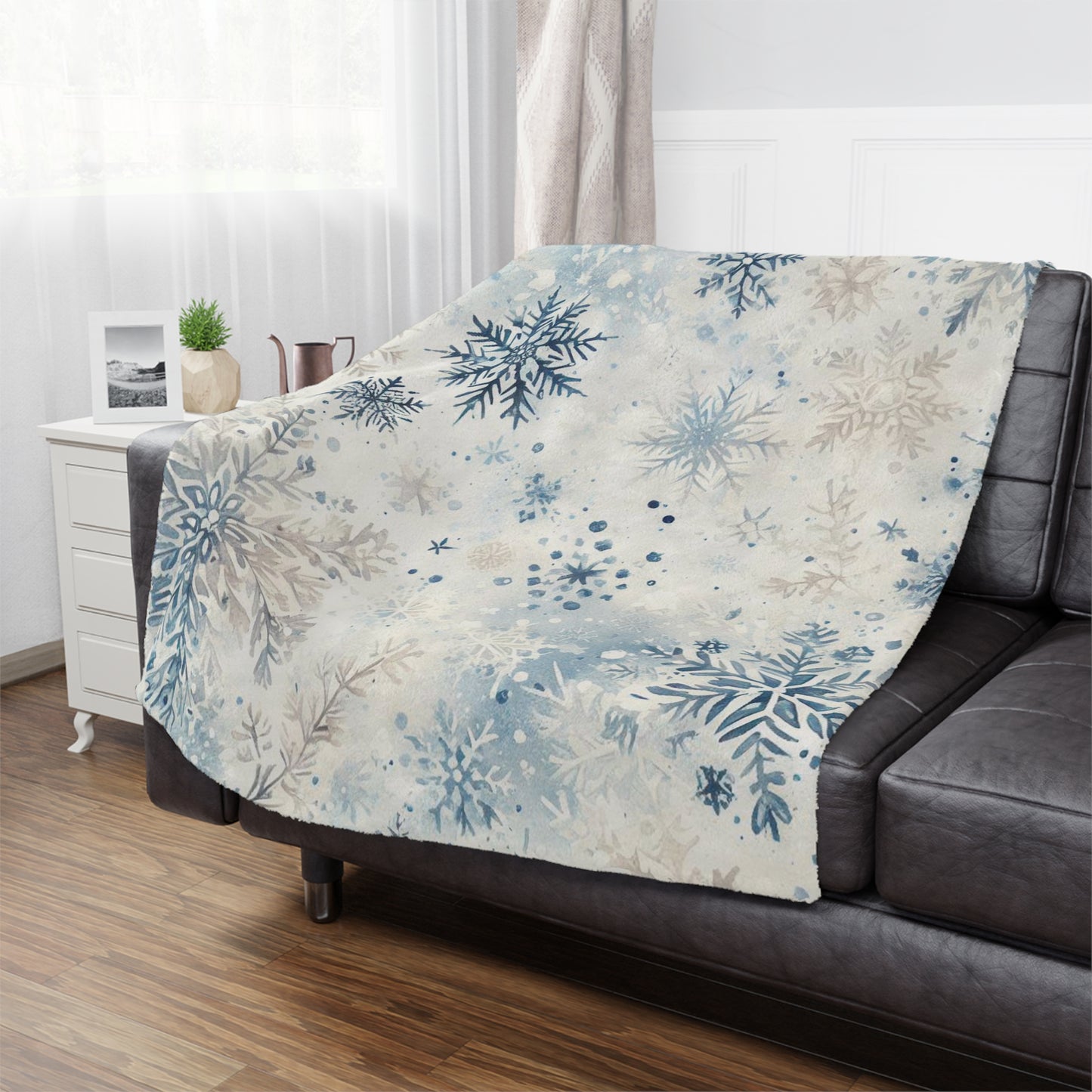 Snowflakes Microfiber Fleece Blanket - Ultra Soft & Cozy Throw